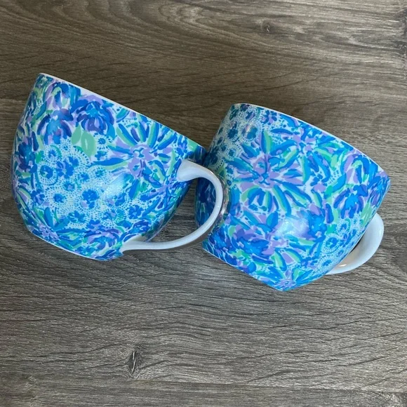 🟢mix and match 2 for $20🟢 Lilly Pulitzer Ceramic Mugs (set of 2) - Picture 4 of 5